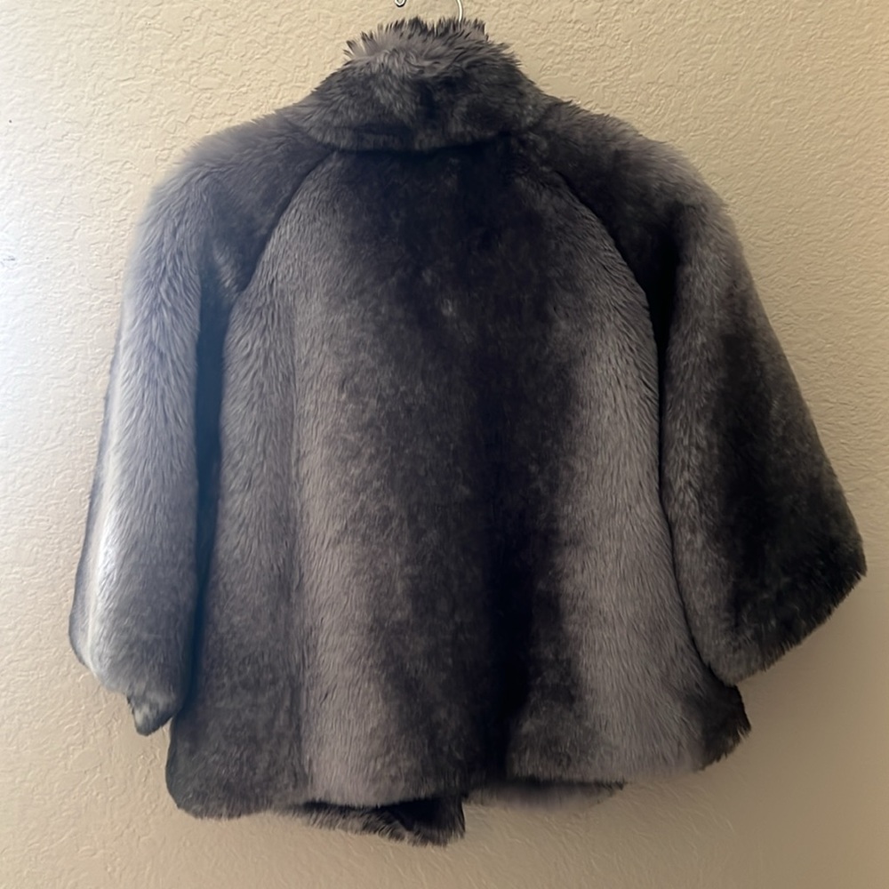 Faux fur - Picture 5 of 6